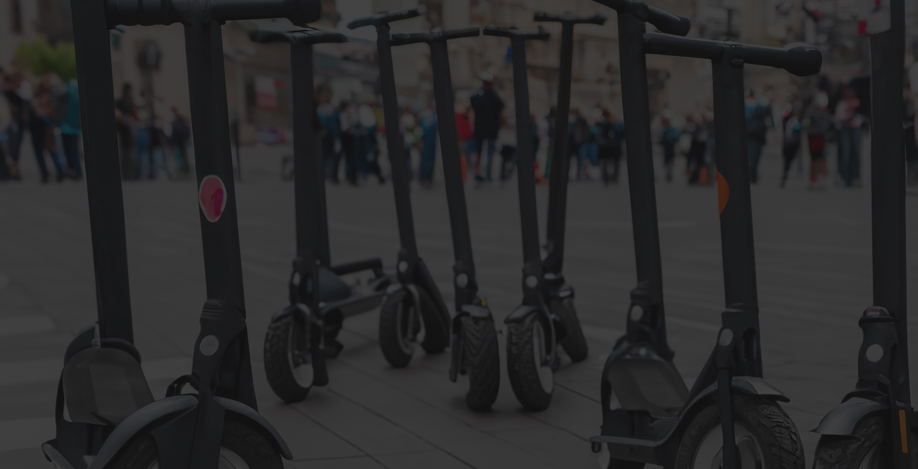 Sammlung von E-Scooter in der Stadt